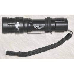Latarka policyjna wojskowa taktyczna LED SUPER CREE BL8455 klips